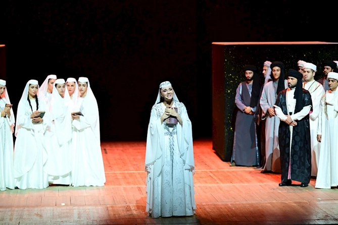 117 yaşlı Leyli və Məcnun operasının yeni səhnə quruluşunda — FOTOLAR