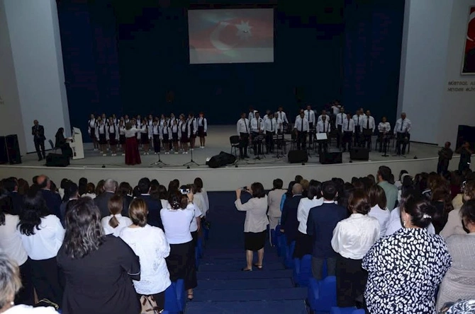 Mingəçevirdə Üzeyir Hacıbəylinin 140 illiyi ilə bağlı təntənəli konsert keçirildi — VİDEO/FOTOLAR Mingəçevirdə Üzeyir Hacıbəylinin 140 illiyi ilə bağlı təntənəli konsert keçirildi — VİDEO/FOTOLAR