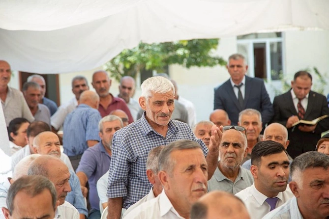 İcra başçısı kənd sakinlərinin problerini dinlədi — FOTOLAR