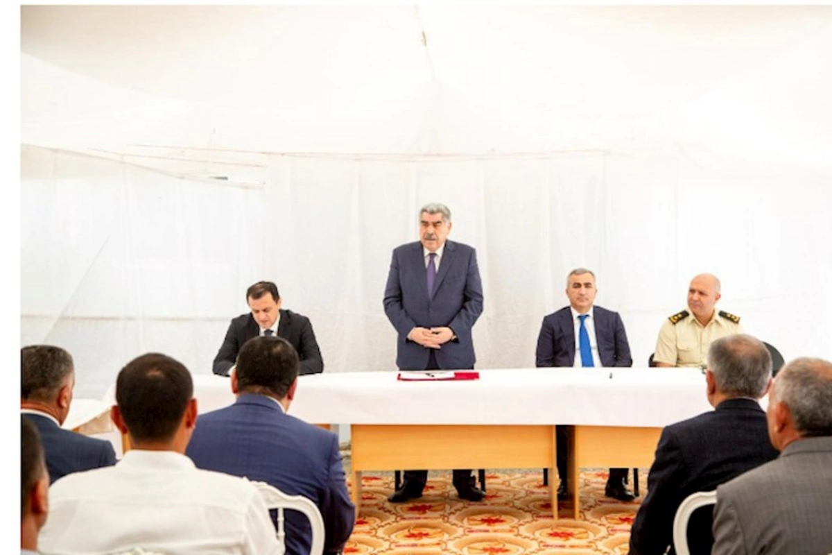 İcra başçısı kənd sakinlərinin problerini dinlədi — FOTOLAR