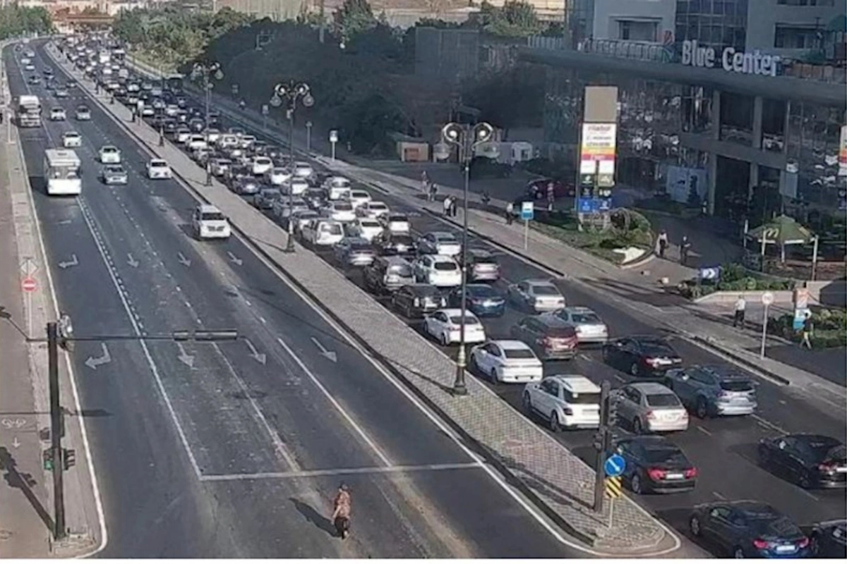 Bakıda sıxlıq olan yollar açıqlanıb — SİYAHI