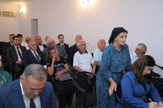 Hacıqabul RİH-də növbəti vətəndaş qəbulu keçirilib — FOTOLAR Hacıqabul RİH-də növbəti vətəndaş qəbulu keçirilib — FOTOLAR
