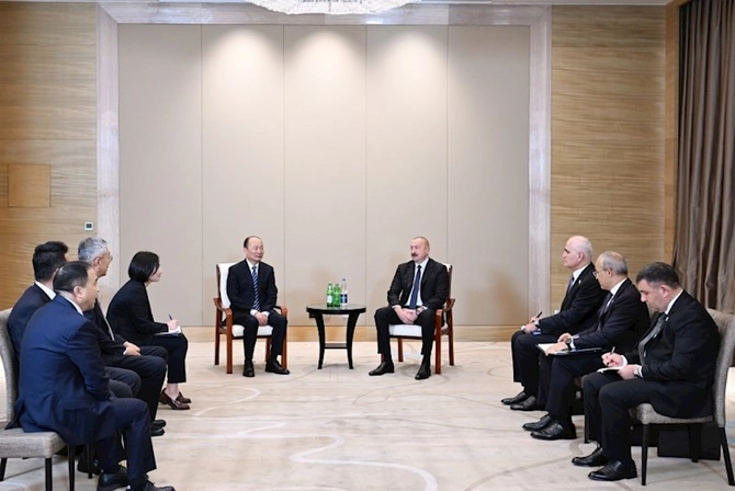 Prezident “China National Chemical Engineering” şirkətinin sədri ilə görüşdü — FOTOLAR Prezident “China National Chemical Engineering” şirkətinin sədri ilə görüşdü — FOTOLAR