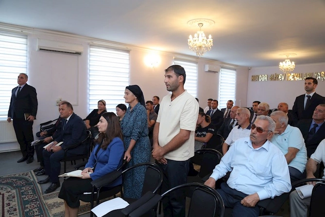Hacıqabul RİH-də növbəti vətəndaş qəbulu keçirilib — FOTOLAR Hacıqabul RİH-də növbəti vətəndaş qəbulu keçirilib — FOTOLAR