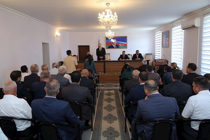 Hacıqabul RİH-də növbəti vətəndaş qəbulu keçirilib — FOTOLAR Hacıqabul RİH-də növbəti vətəndaş qəbulu keçirilib — FOTOLAR