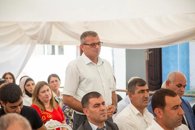 İcra başçısı kənd sakinlərinin problerini dinlədi — FOTOLAR