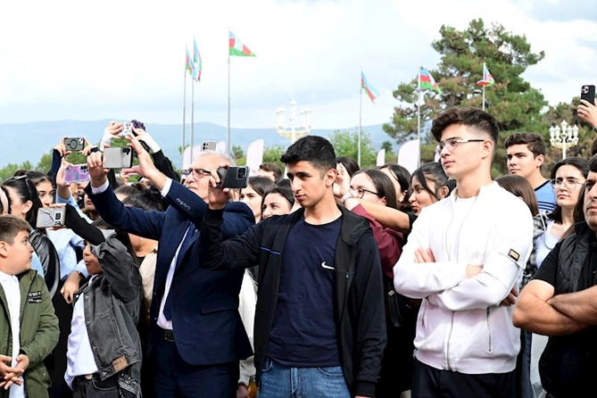Xankəndidə Uşaq İncəsənət Festivalı qaliblərinin konserti keçirilib — FOTOLAR Xankəndidə Uşaq İncəsənət Festivalı qaliblərinin konserti keçirilib — FOTOLAR