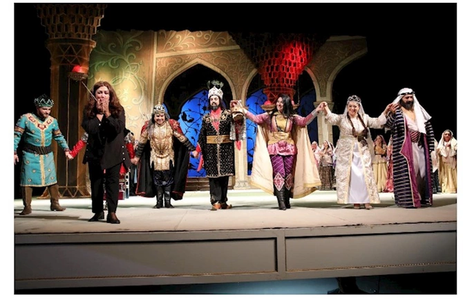 Üzeyir Hacıbəyli festivalı çərçivəsində “Şah İsmayıl” operası nümayiş olunub — FOTOLAR Üzeyir Hacıbəyli festivalı çərçivəsində “Şah İsmayıl” operası nümayiş olunub — FOTOLAR