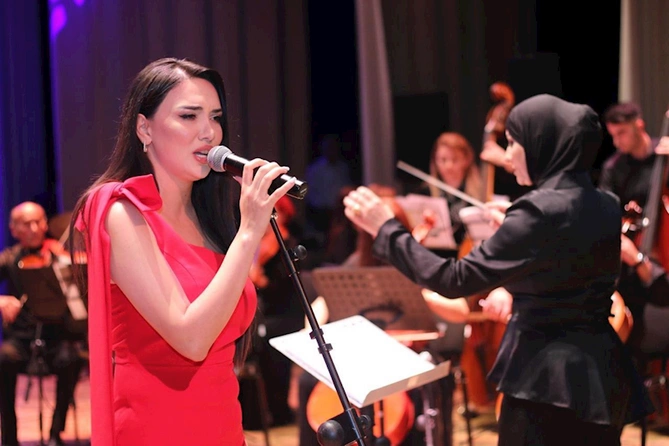 Sumqayıtda “Üzeyir Hacıbəyli və musiqi mirası” konserti keçirilib — FOTOLAR Sumqayıtda “Üzeyir Hacıbəyli və musiqi mirası” konserti keçirilib — FOTOLAR