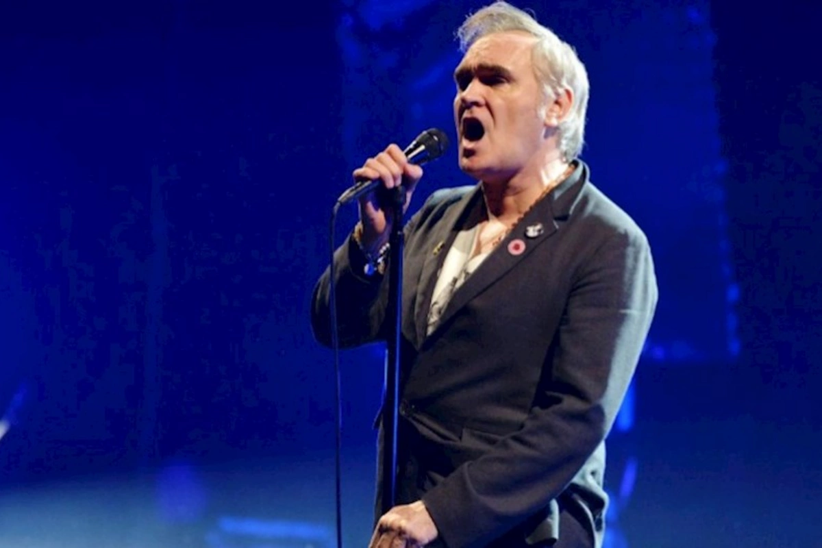 Ölümlə təhdid edildi, konsertlərini təxirə saldı