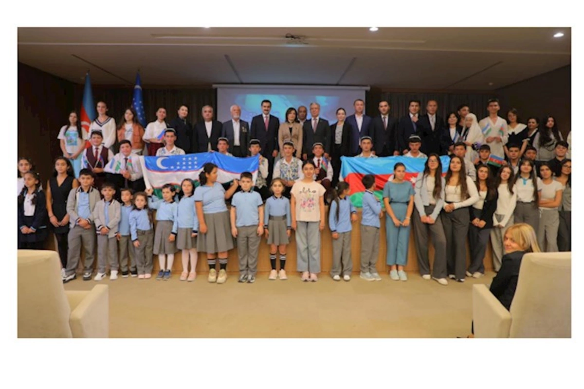 Özbəkistanlı gənclər Bakıda çıxış ediblər — FOTOLAR