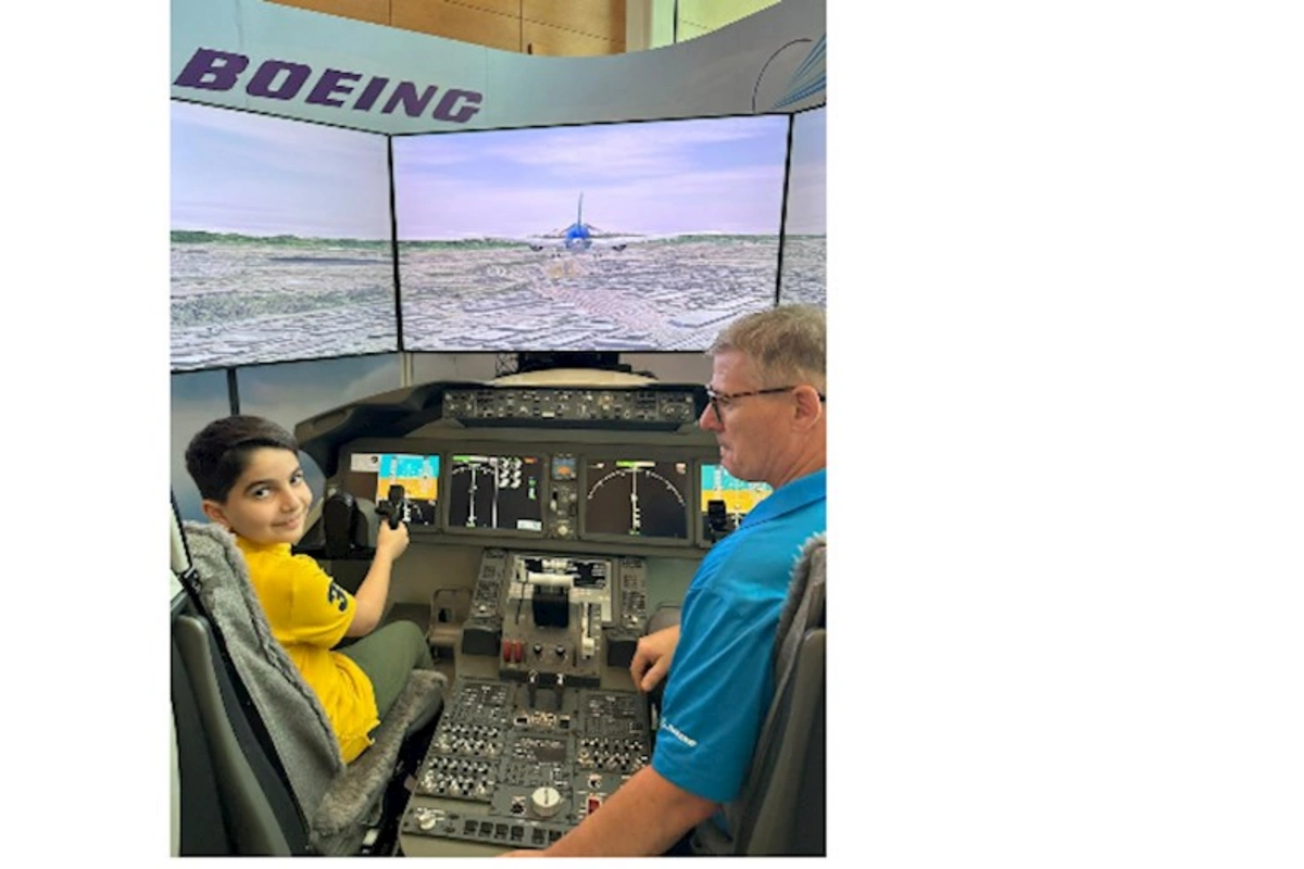 “Boing 787 Dreamliner” təyyarəsinin simulyatoru geniş marağa səbəb olub — FOTOLAR