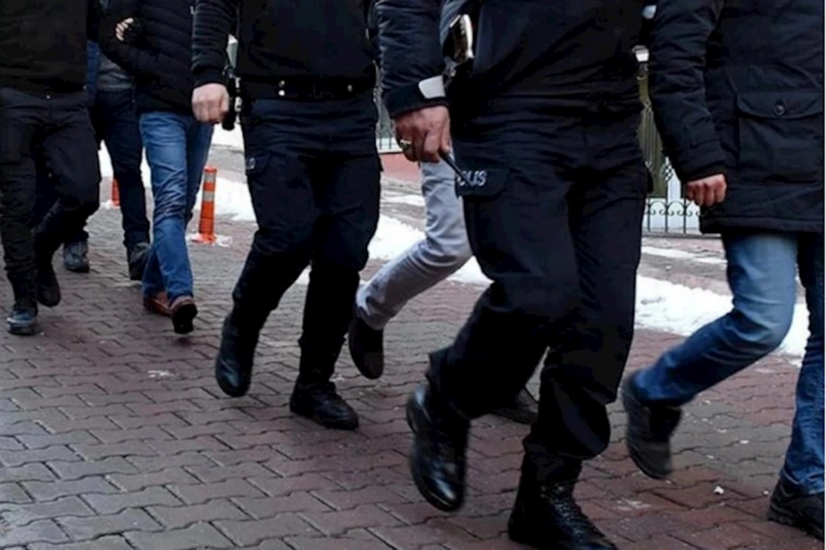 Ankarada saxta polis şəbəkəsi ifşa olundu: 24 nəfər saxlanıldı