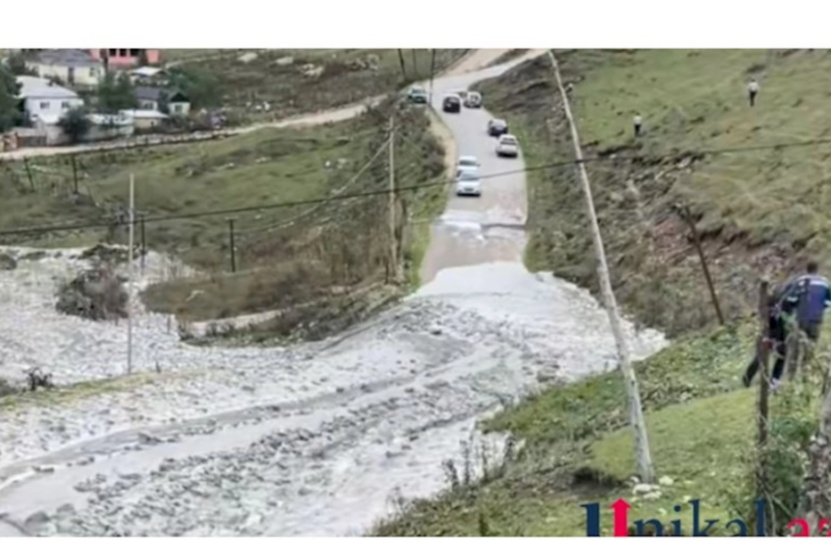 Lazanı sel basdı, yol bağlandı — VİDEO