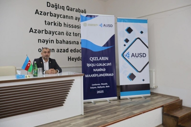 “Qızların işıqlı gələcəyi naminə maarifləndirmə” layihəsi çərçivəsində Salyan rayonunda tədbir keçirildi — FOTOLAR