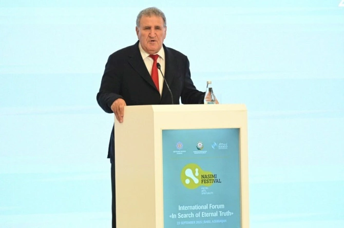 Heydər Əliyev Mərkəzində Nəsimi festivalının açılışı olub — FOTOLAR Heydər Əliyev Mərkəzində Nəsimi festivalının açılışı olub — FOTOLAR