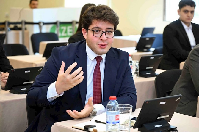 Nazir müavini Enactus Qarabağ komandası ilə görüşdü — FOTOLAR