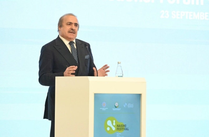 Heydər Əliyev Mərkəzində Nəsimi festivalının açılışı olub — FOTOLAR Heydər Əliyev Mərkəzində Nəsimi festivalının açılışı olub — FOTOLAR