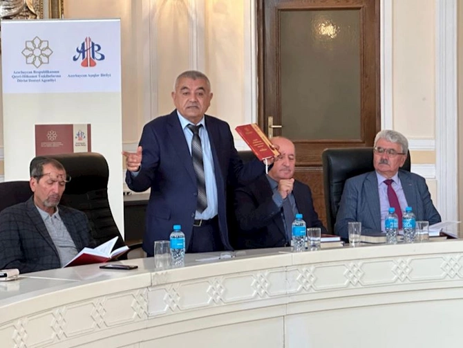 “Qərbi Azərbaycan aşıqlarının dastan repertuarı” kitabının təqdimatı olub — FOTOLAR “Qərbi Azərbaycan aşıqlarının dastan repertuarı” kitabının təqdimatı olub — FOTOLAR