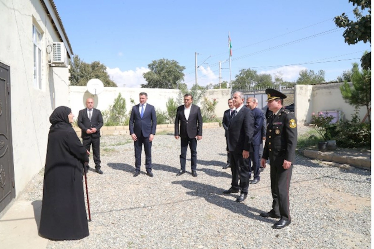 Sevindik Hətəmov şəhid ailələrini ziyarət etdi — FOTOLAR