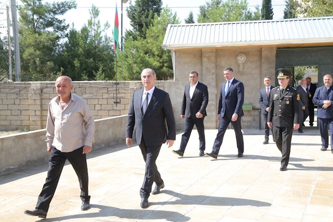 Sevindik Hətəmov şəhid ailələrini ziyarət etdi — FOTOLAR Sevindik Hətəmov şəhid ailələrini ziyarət etdi — FOTOLAR