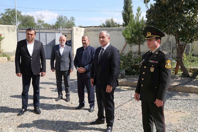Sevindik Hətəmov şəhid ailələrini ziyarət etdi — FOTOLAR Sevindik Hətəmov şəhid ailələrini ziyarət etdi — FOTOLAR
