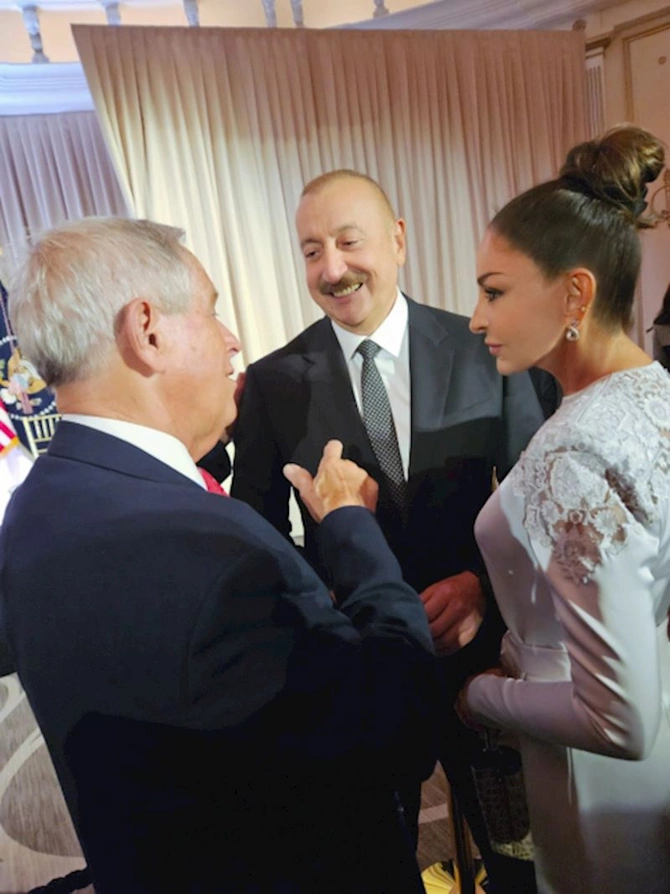 Prezident və birinci xanım BMT Baş Assambleyasının 80-ci sessiyası ilə əlaqədar rəsmi qəbulda — FOTOLAR