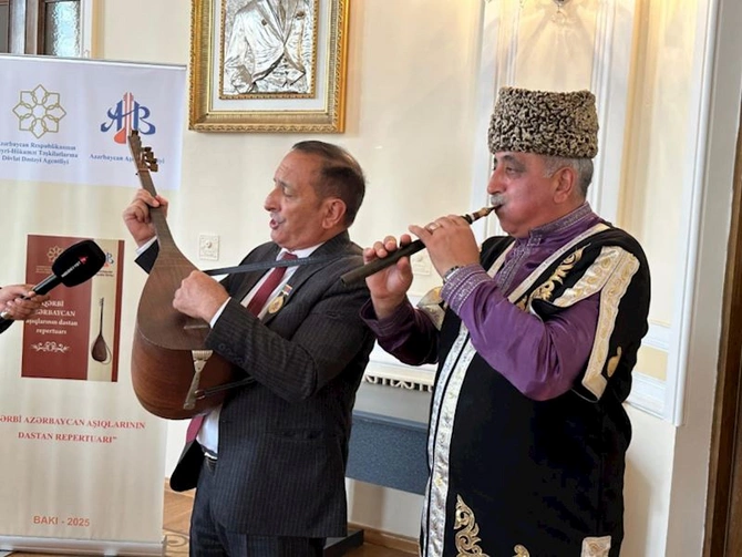 “Qərbi Azərbaycan aşıqlarının dastan repertuarı” kitabının təqdimatı olub — FOTOLAR “Qərbi Azərbaycan aşıqlarının dastan repertuarı” kitabının təqdimatı olub — FOTOLAR