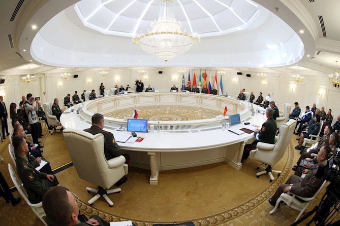 Kərim Vəliyev MDB Qərargah Rəisləri Komitəsinin iclasında — FOTOLAR Kərim Vəliyev MDB Qərargah Rəisləri Komitəsinin iclasında — FOTOLAR