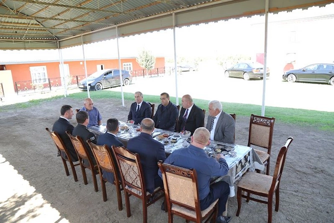 Hacıqabulda “Vətən müharibəsi”ndə şəhid olmuş şəxslərin ailə üzvlərinin ziyarəti davam edir — FOTOLAR