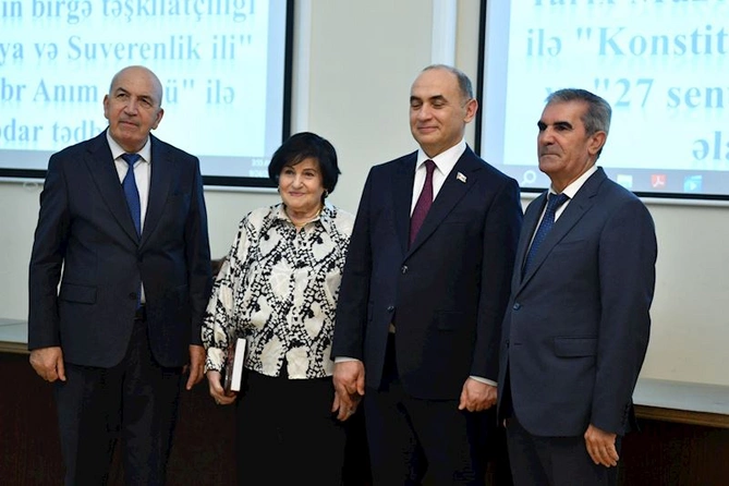 Yeni Azərbaycan Partiyası Səbail rayon təşkilatı və Milli Azərbaycan Tarix muzeyinin birgə təşkilatçılığı ilə “27 sentyabr Anım Günü” ilə əlaqədar tədbir keçirilib — FOTOLAR