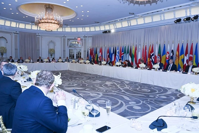 Ceyhun Bayramov Mirzoyanla Trans-Atlantik şam yeməyində — FOTOLAR Ceyhun Bayramov Mirzoyanla Trans-Atlantik şam yeməyində — FOTOLAR