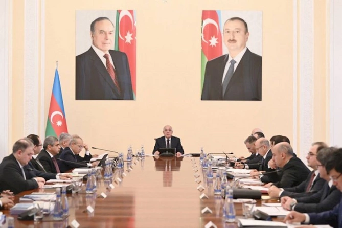 Əli Əsədov nazirləri topladı — FOTO Əli Əsədov nazirləri topladı — FOTO