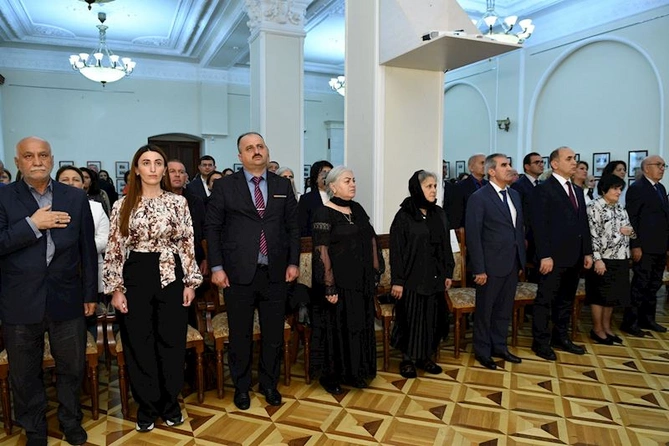 Yeni Azərbaycan Partiyası Səbail rayon təşkilatı və Milli Azərbaycan Tarix muzeyinin birgə təşkilatçılığı ilə “27 sentyabr Anım Günü” ilə əlaqədar tədbir keçirilib — FOTOLAR