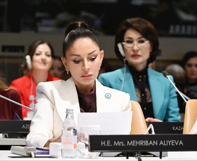 Mehriban Əliyeva qızları ilə Nyu-Yorkda xüsusi sessiyada — FOTOLAR Mehriban Əliyeva qızları ilə Nyu-Yorkda xüsusi sessiyada — FOTOLAR