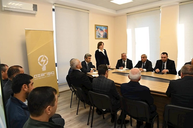 “Azərişıq” ASC-nin nümayəndələri Oğuzda fermer və sahibkarlarla görüşüb — FOTOLAR “Azərişıq” ASC-nin nümayəndələri Oğuzda fermer və sahibkarlarla görüşüb — FOTOLAR
