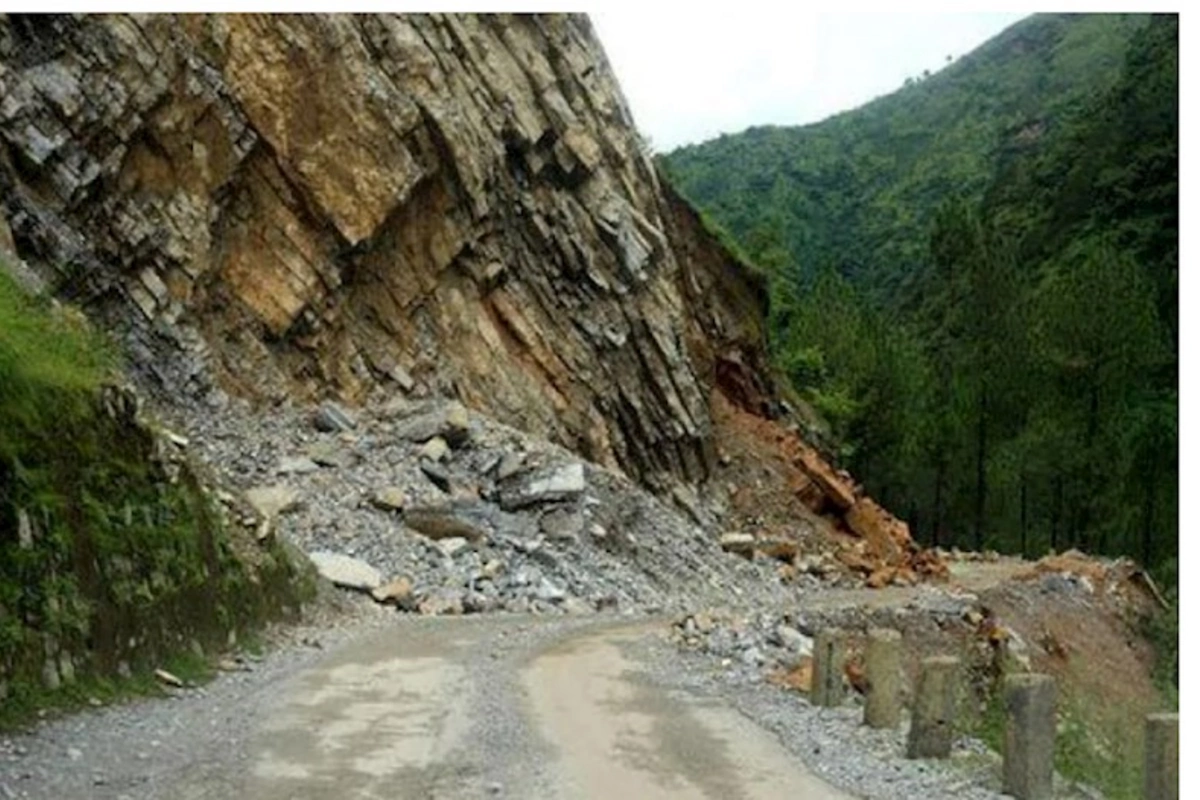 İki azərbaycanlı uçquna düşdü, biri öldü