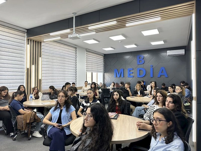 “Konstitusiya və Suverenlik İli” çərçivəsində növbəti master-klas keçirilib — FOTOLAR