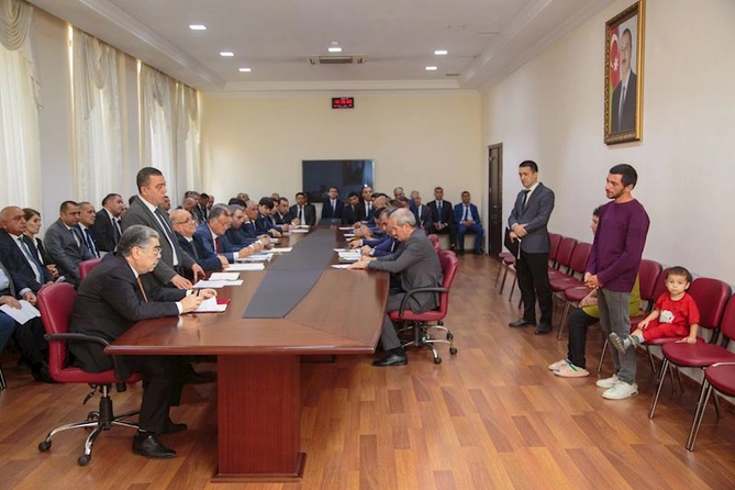 Rüstəm Xəlilov sakinlərin müraciətlərini dinlədi — FOTOLAR