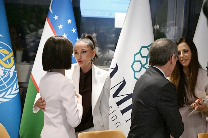 Mehriban Əliyeva qızları ilə Nyu-Yorkda xüsusi sessiyada — FOTOLAR Mehriban Əliyeva qızları ilə Nyu-Yorkda xüsusi sessiyada — FOTOLAR