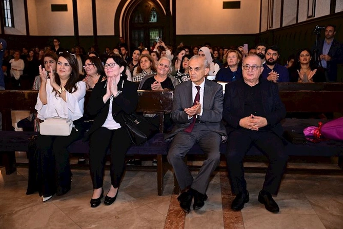 Dövlət Kamera Orkestrinin ifasında Üzeyir Hacıbəyli soraqlı konsert — FOTOLAR Dövlət Kamera Orkestrinin ifasında Üzeyir Hacıbəyli soraqlı konsert — FOTOLAR