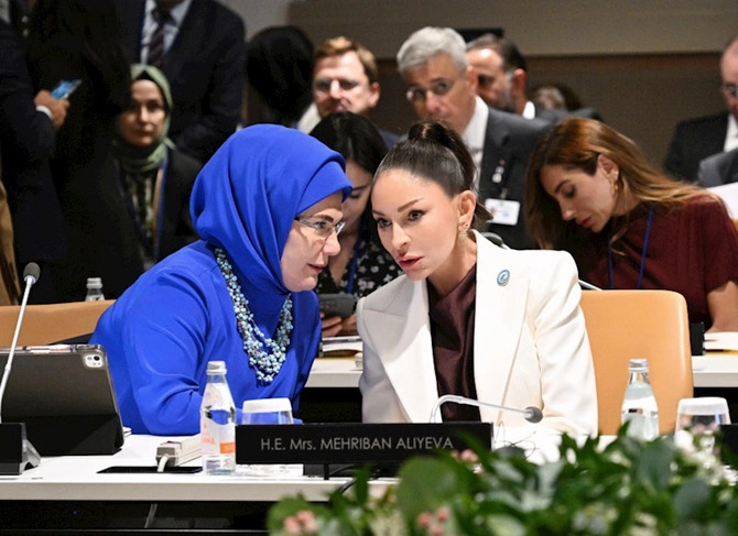 Mehriban Əliyeva qızları ilə Nyu-Yorkda xüsusi sessiyada — FOTOLAR Mehriban Əliyeva qızları ilə Nyu-Yorkda xüsusi sessiyada — FOTOLAR