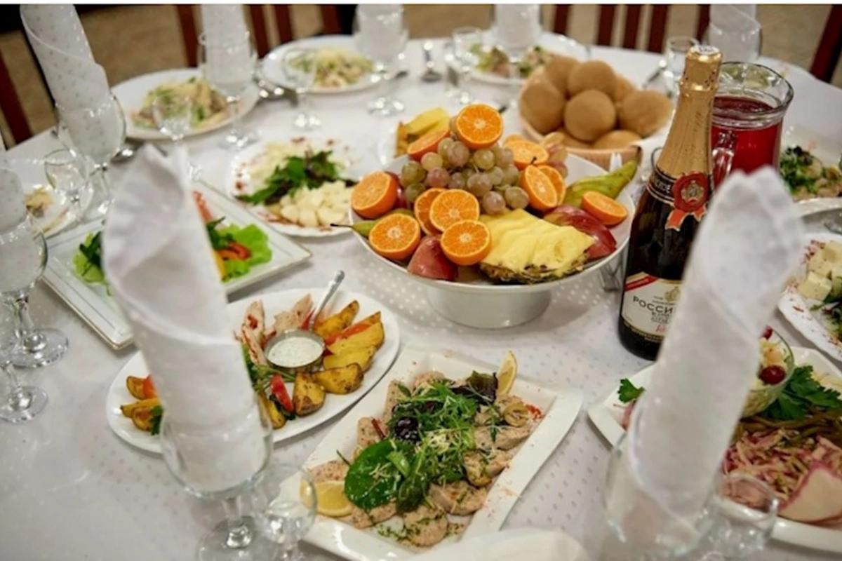 Bəzi restoranlar keyfiyyətsiz məhsullara üstünlük verir — Deputat