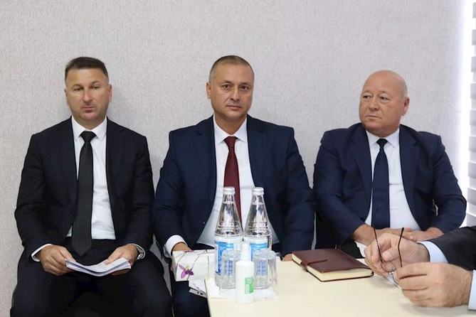 Zaur Mikayılov Xaçmazda vətəndaşlarla görüşdü — FOTOLAR