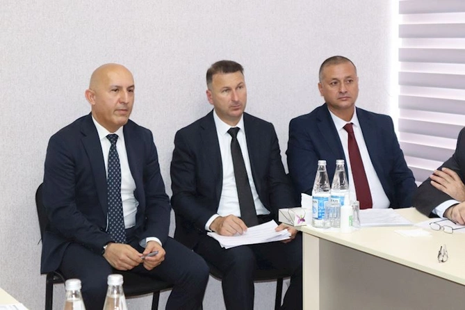 Zaur Mikayılov Xaçmazda vətəndaşlarla görüşdü — FOTOLAR