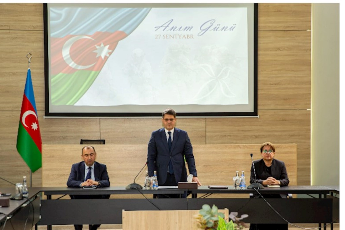 ETSN kollektivi şəhidlərin əziz xatirəsini yad etdi — FOTOLAR
