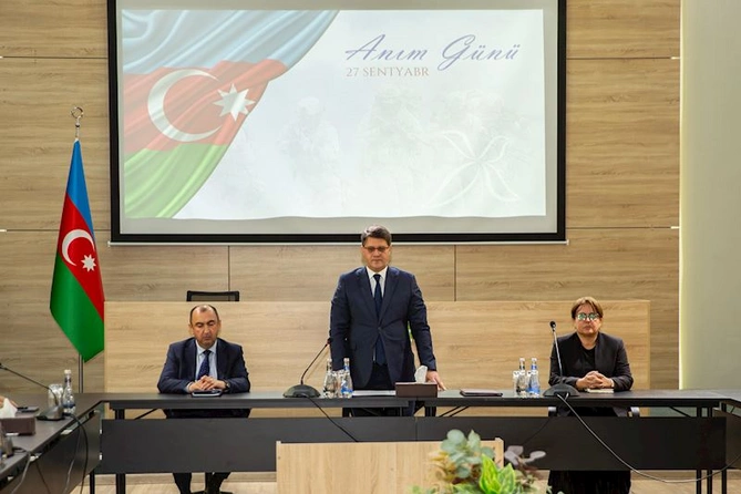 ETSN kollektivi şəhidlərin əziz xatirəsini yad etdi — FOTOLAR