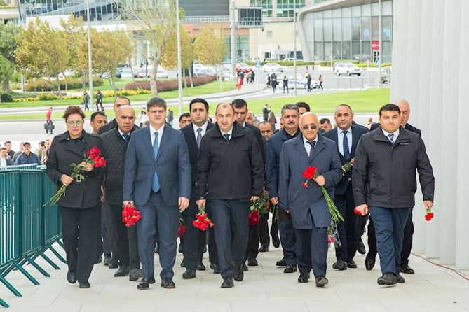 ETSN kollektivi şəhidlərin əziz xatirəsini yad etdi — FOTOLAR