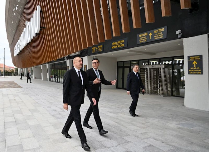 İlham Əliyev Gəncə şəhər stadionunun açılışında iştirak edib — FOTOLAR