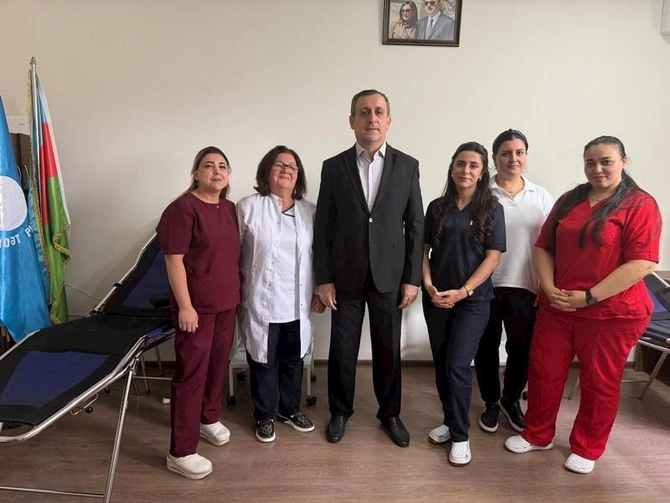 Vəhdət Partiyası Anım Gününə həsr olunmuş Yaşatmaq ən böyük qəhrəmanlıqdır” şüarı altında könüllü qanvermə aksiyası keçirib — FOTOLAR